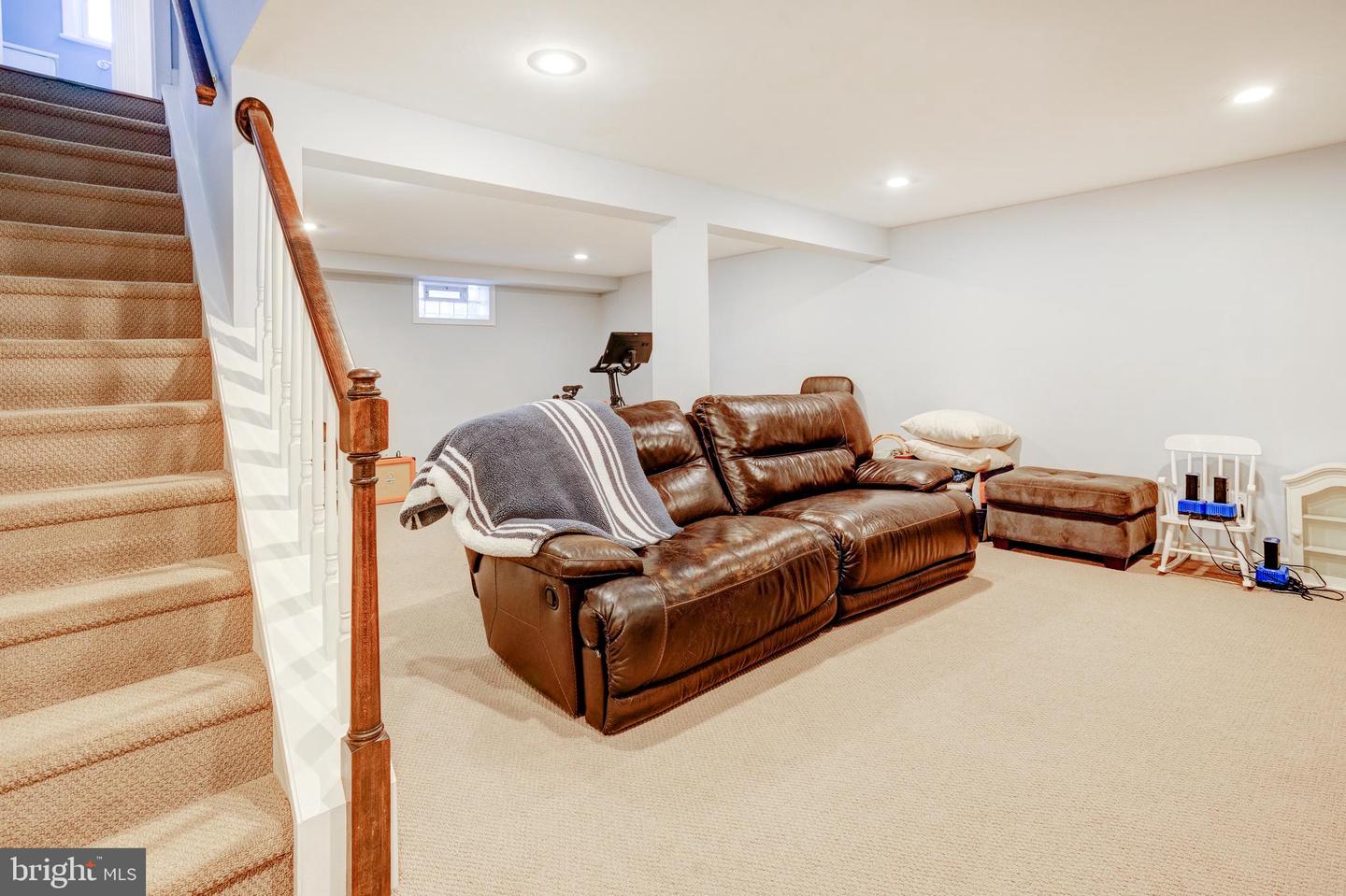 248 Arlingham Rd