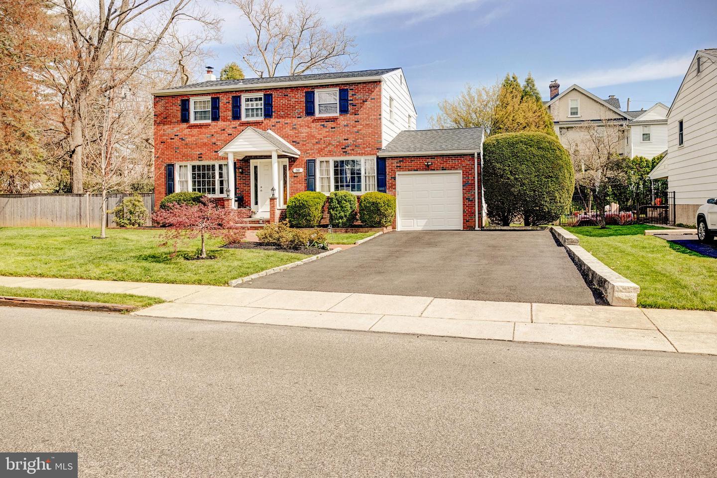 248 Arlingham Rd