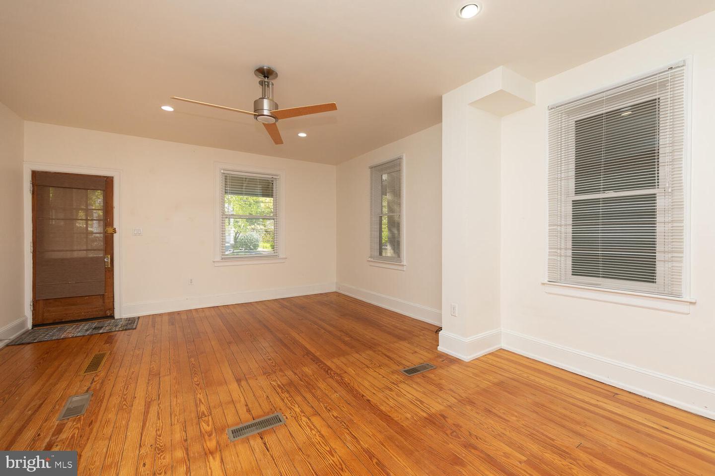 817 E Southampton Ave