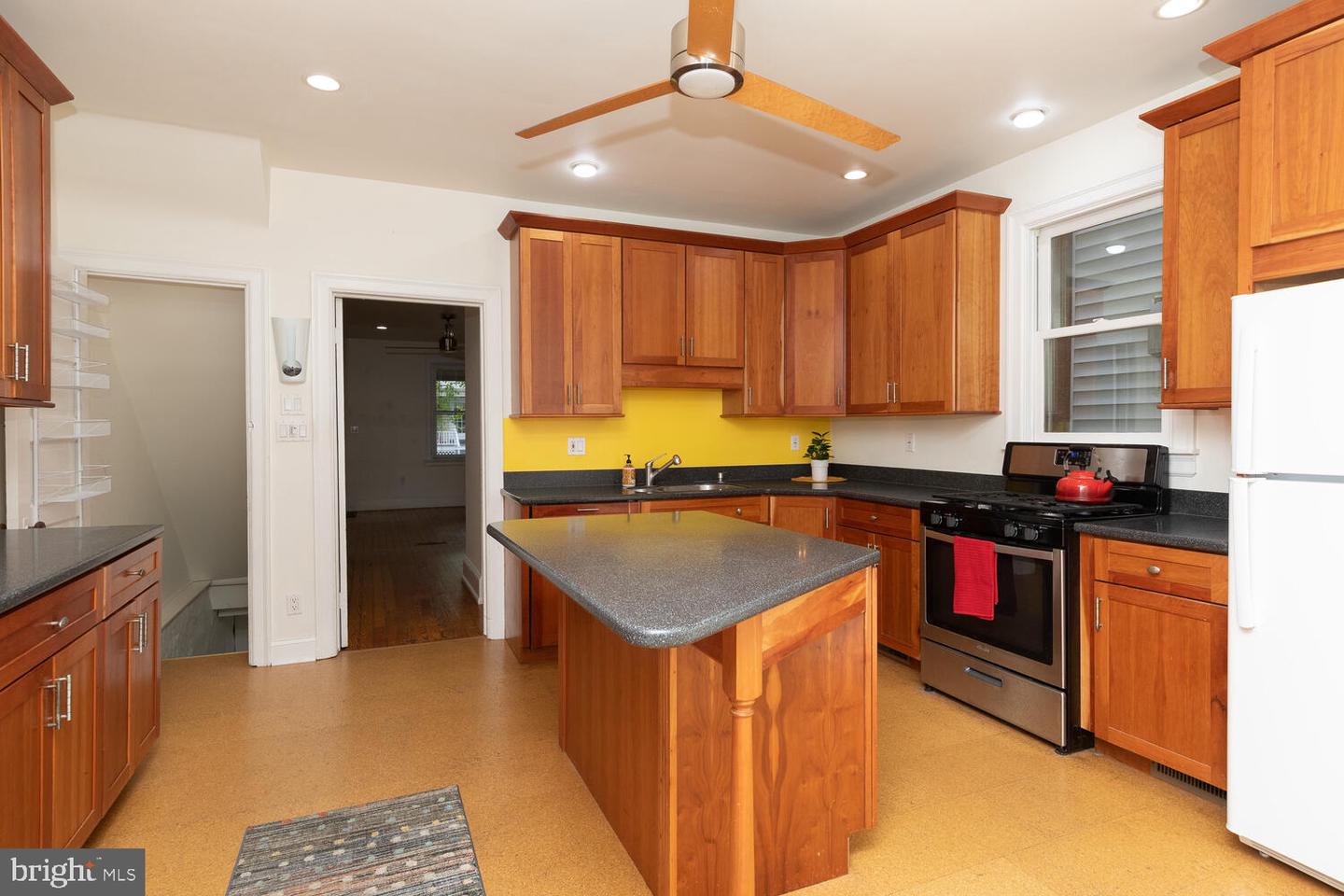 817 E Southampton Ave