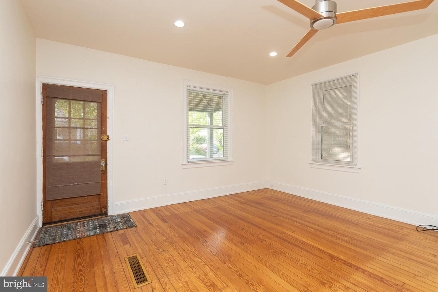 817 E Southampton Ave