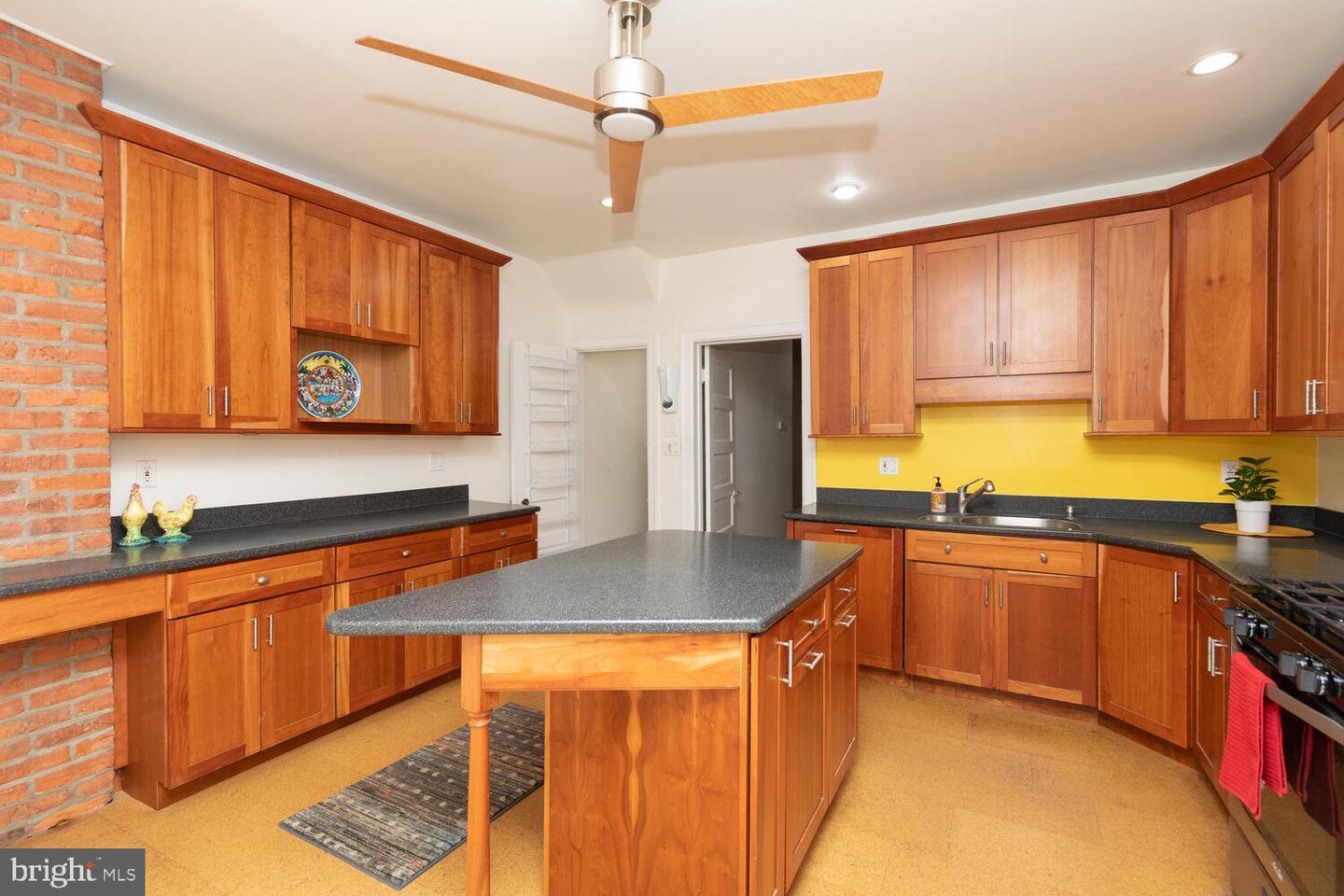 817 E Southampton Ave