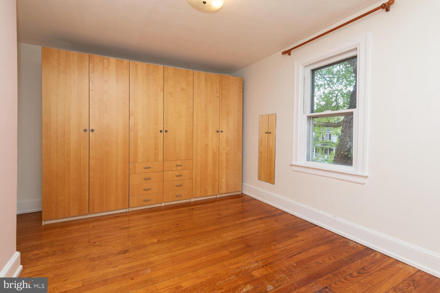 817 E Southampton Ave