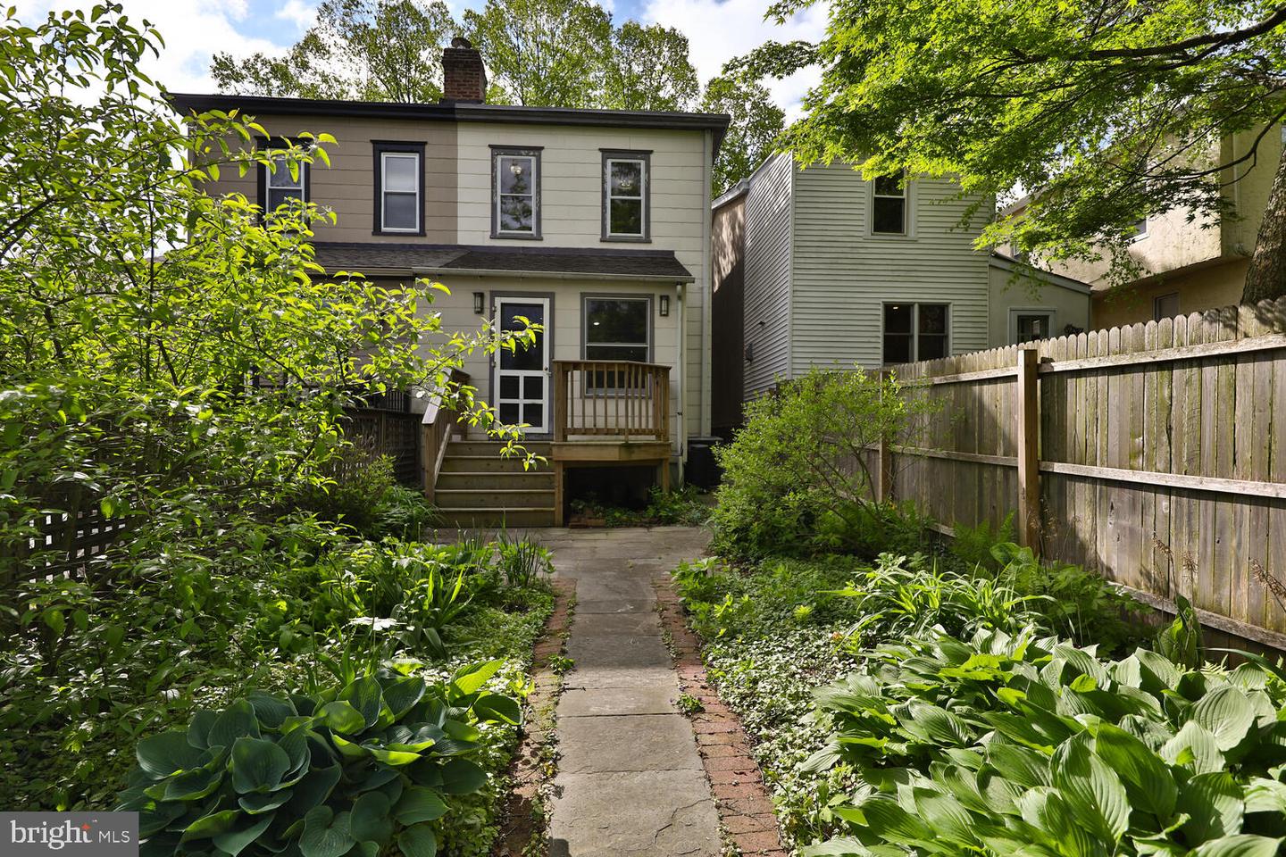 817 E Southampton Ave