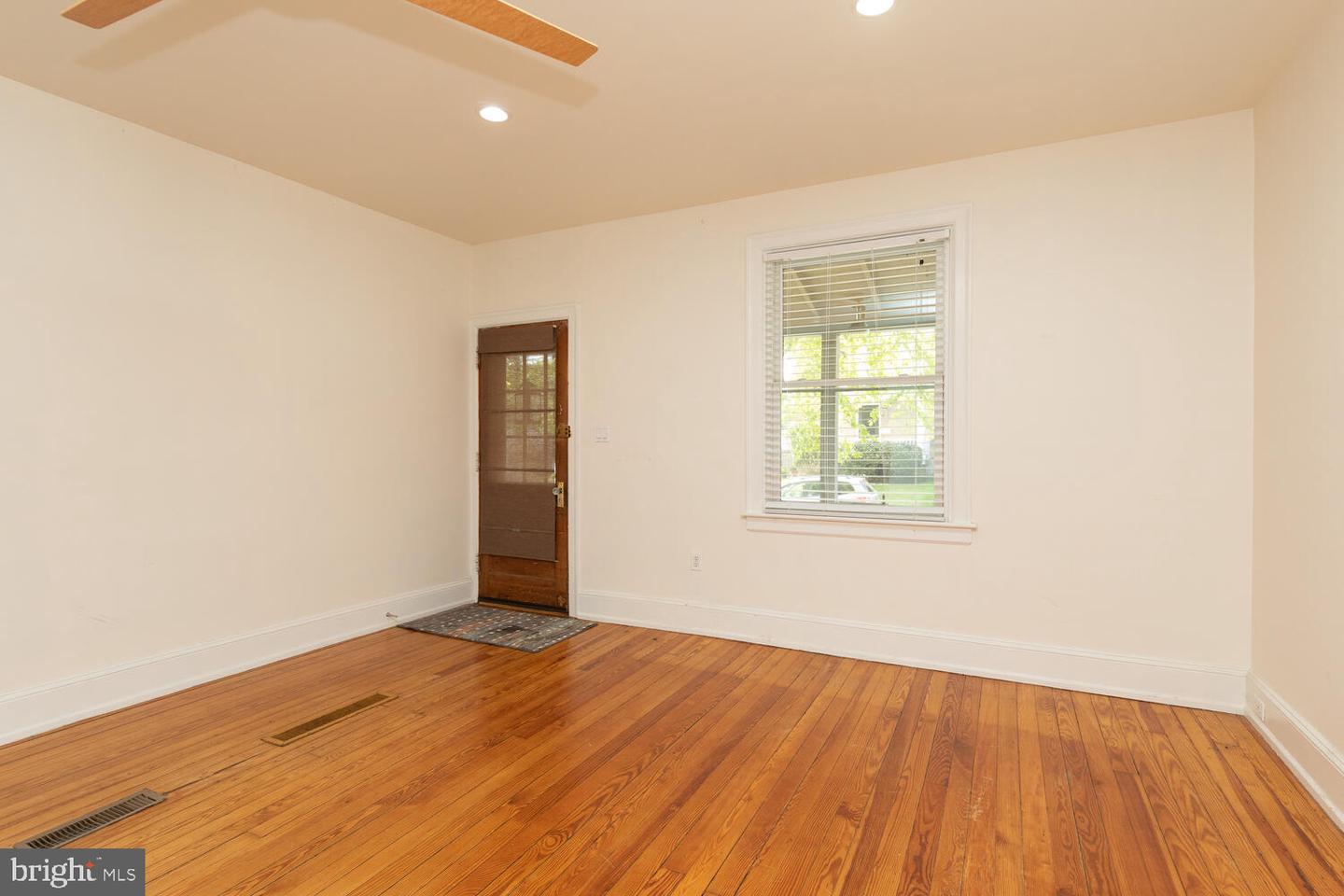 817 E Southampton Ave