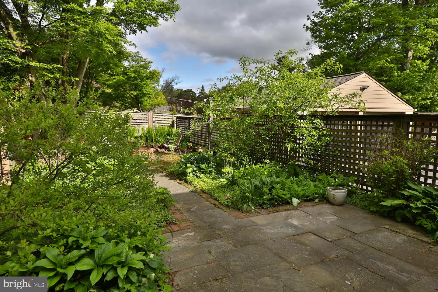 817 E Southampton Ave