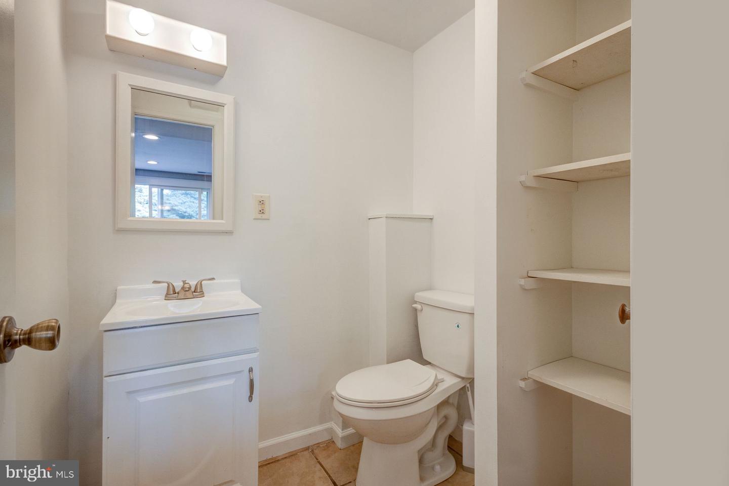 301 Poplar Rd