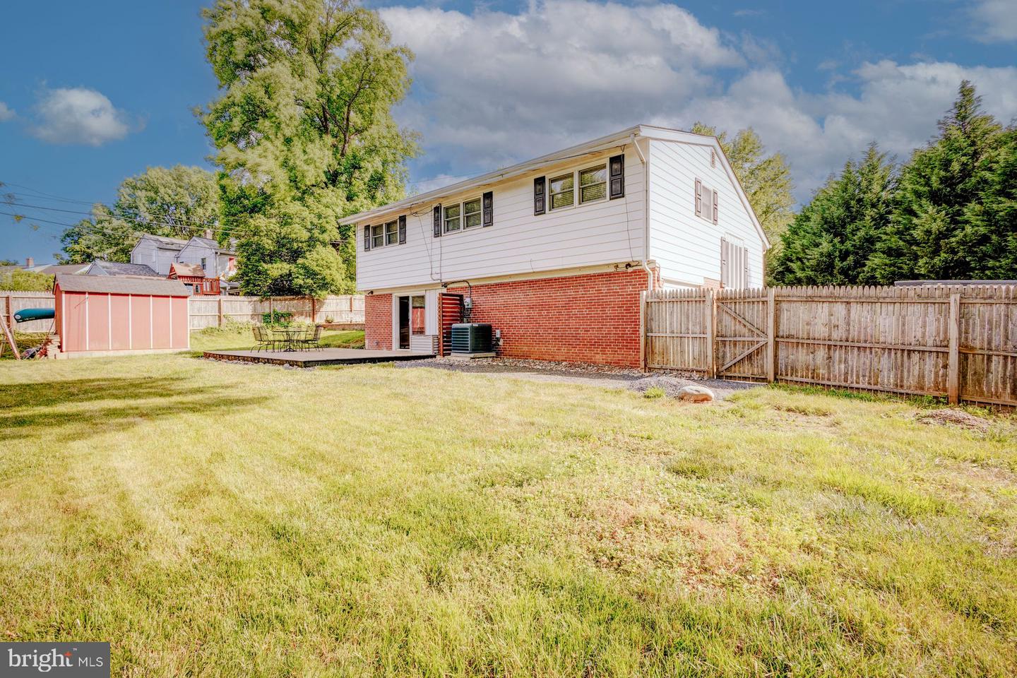 301 Poplar Rd