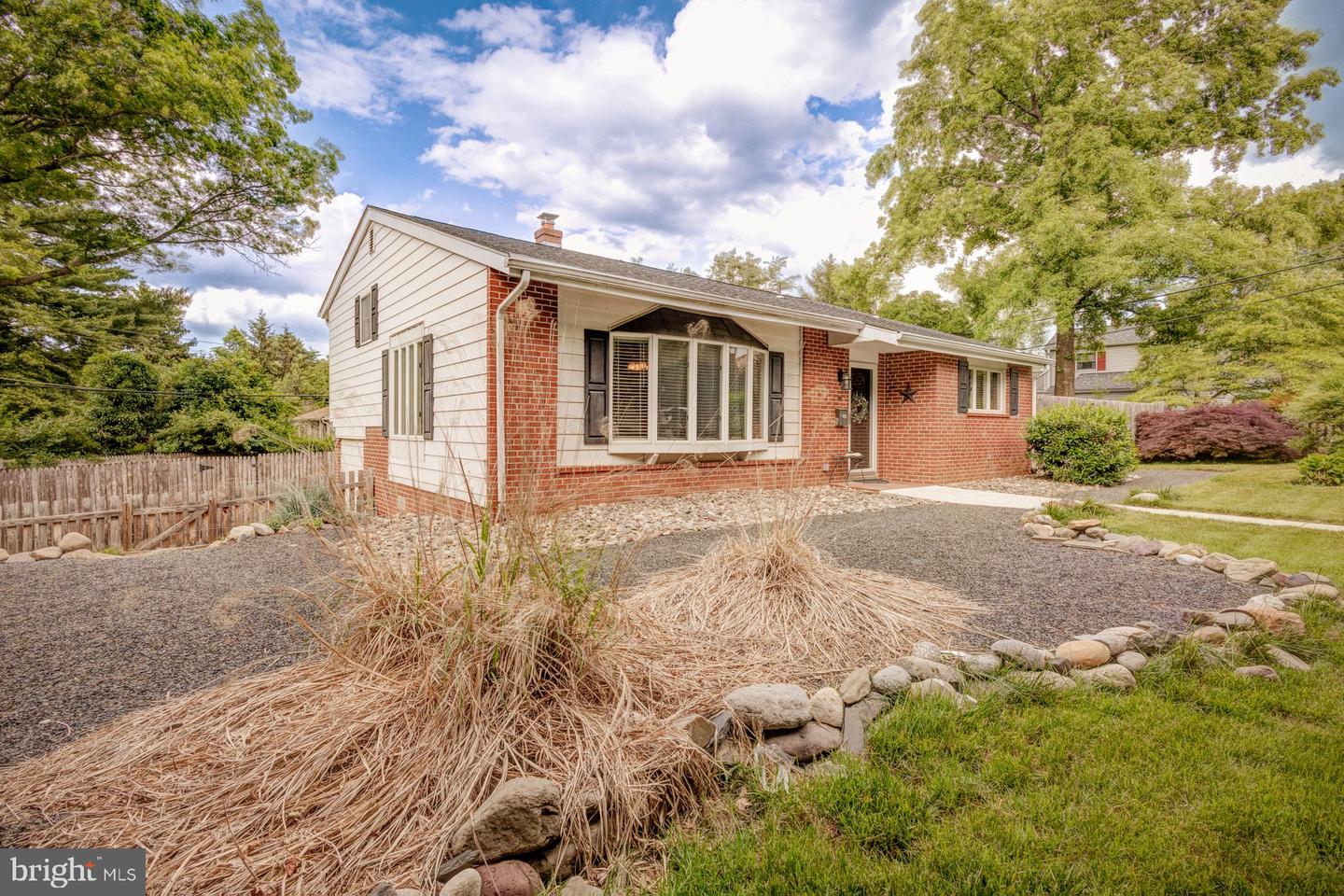 301 Poplar Rd