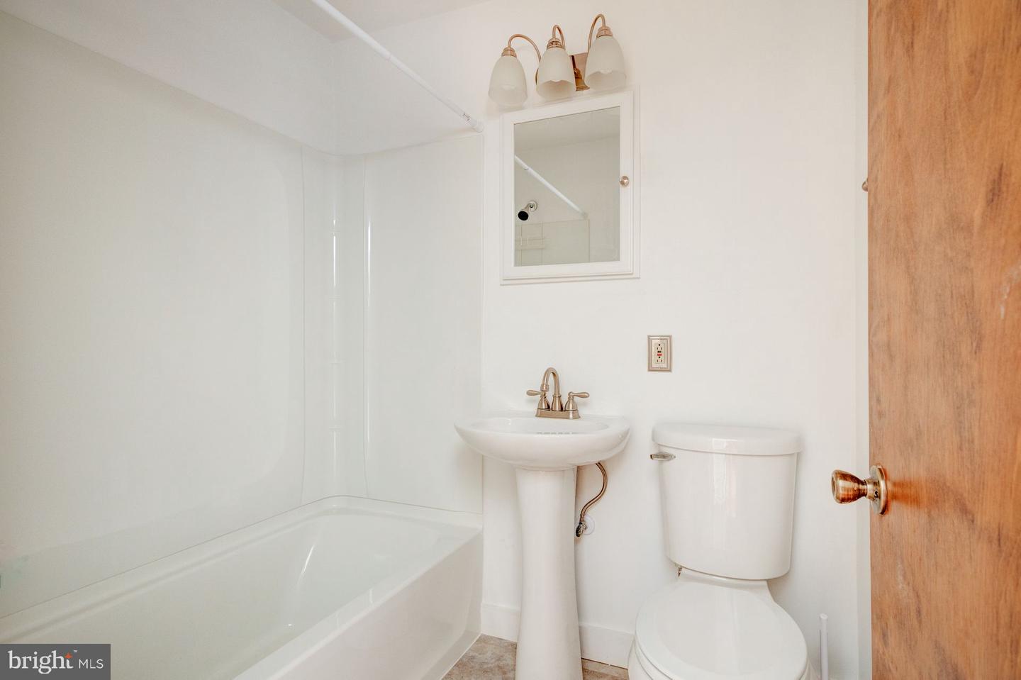 301 Poplar Rd