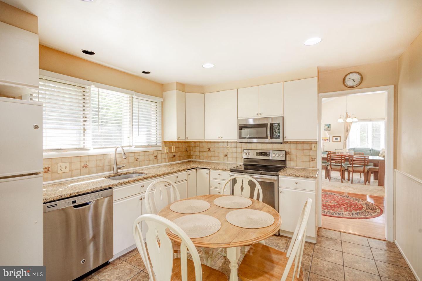 301 Poplar Rd