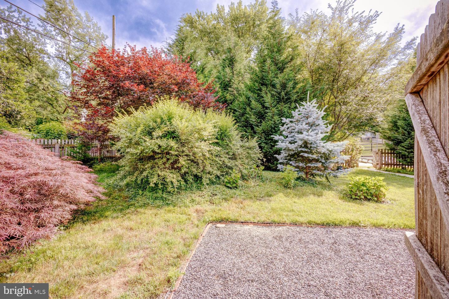 301 Poplar Rd