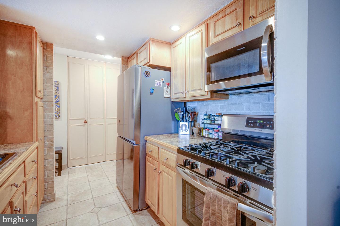 100 West Ave #802-W
