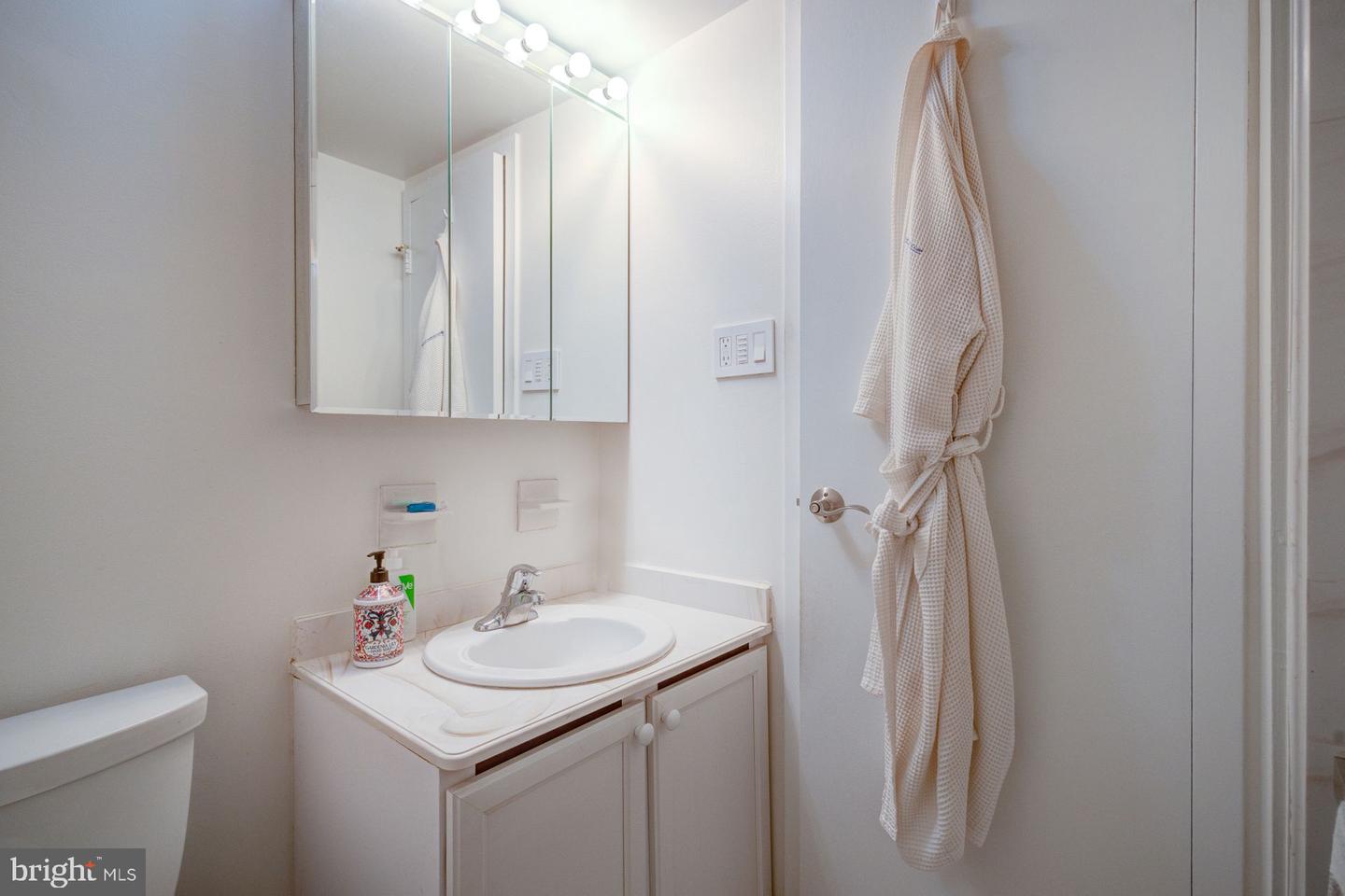 100 West Ave #802-W