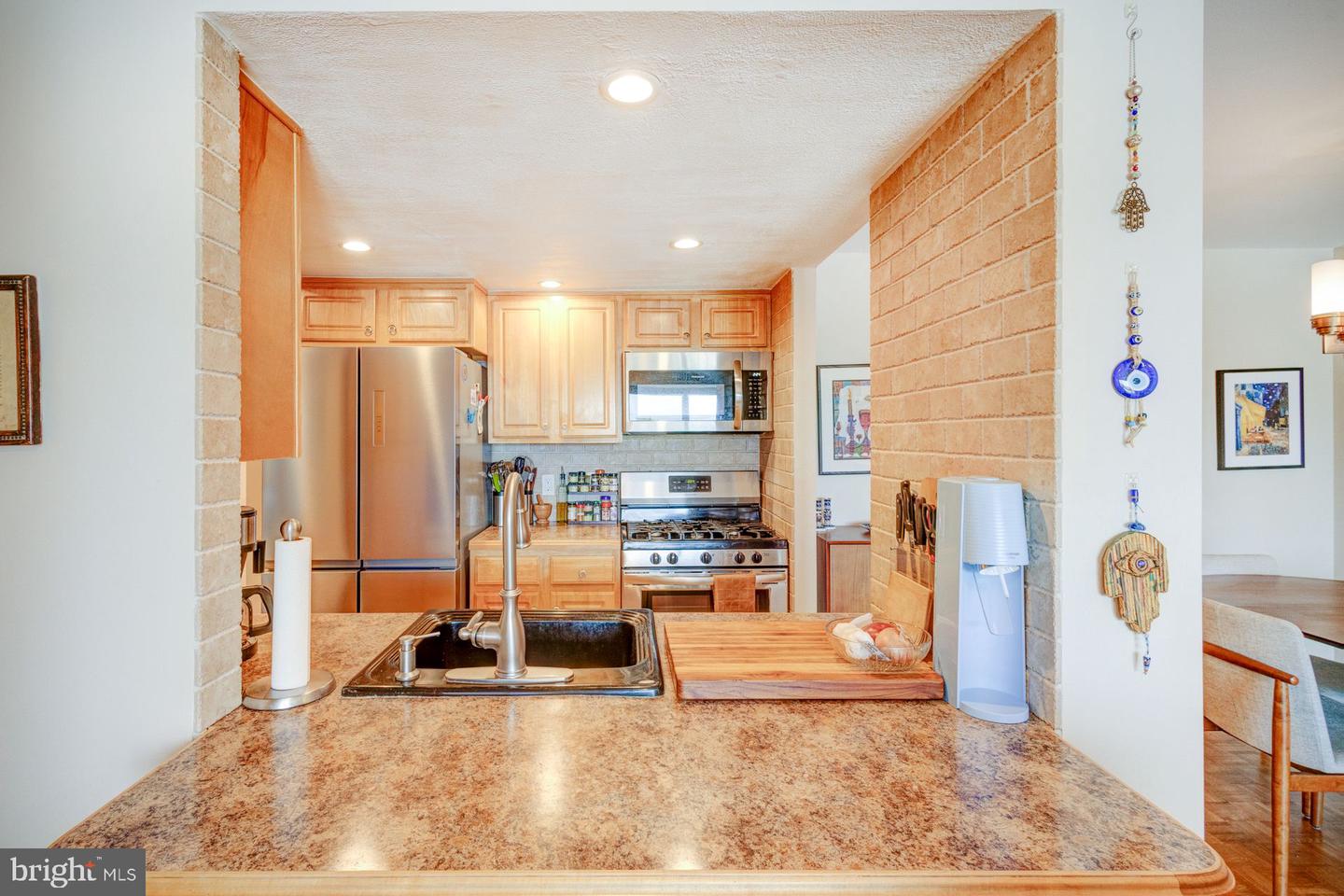 100 West Ave #802-W