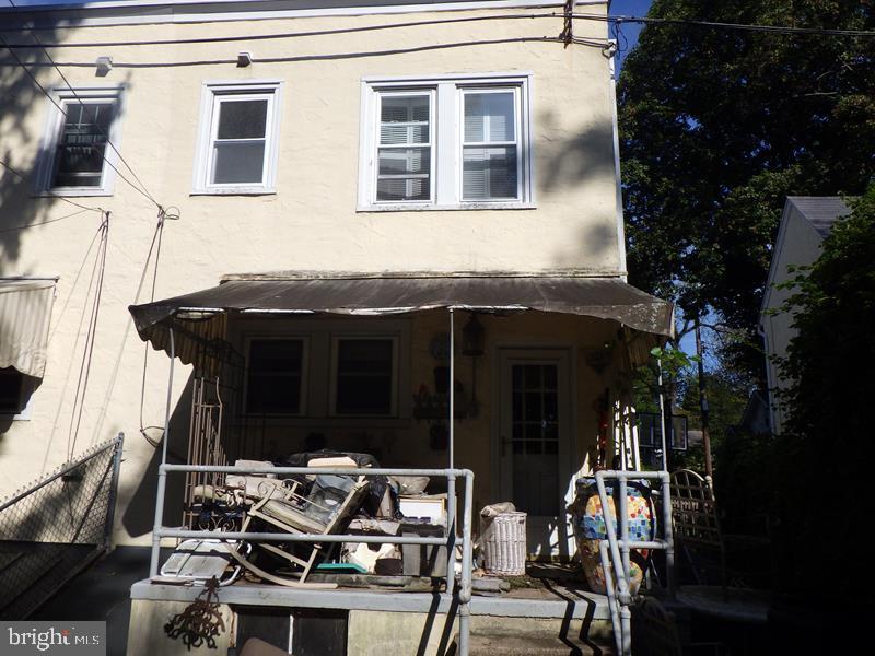 1011 Barr Ln