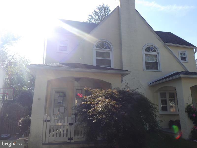 1011 Barr Ln