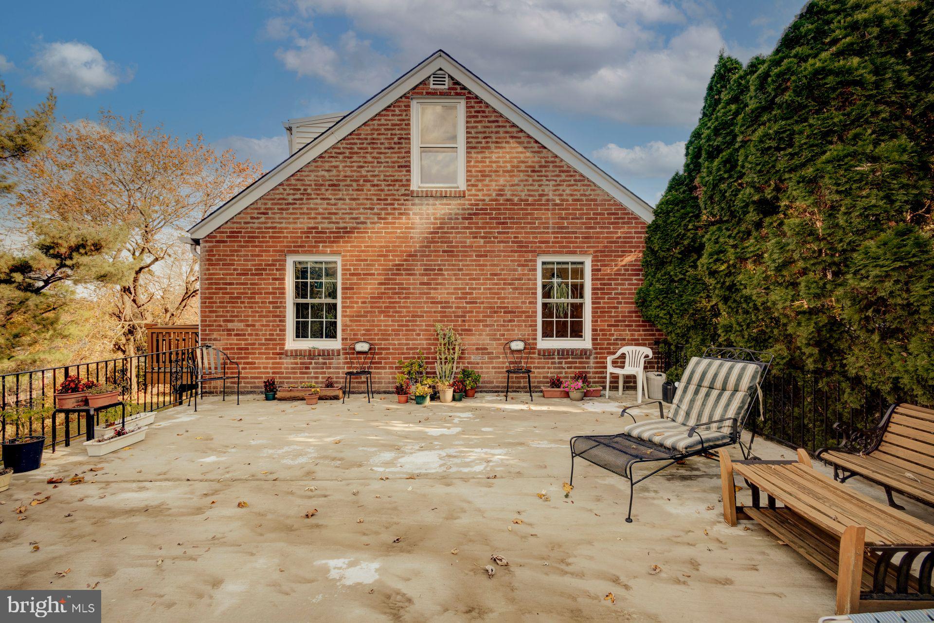1140 Grovania Ave