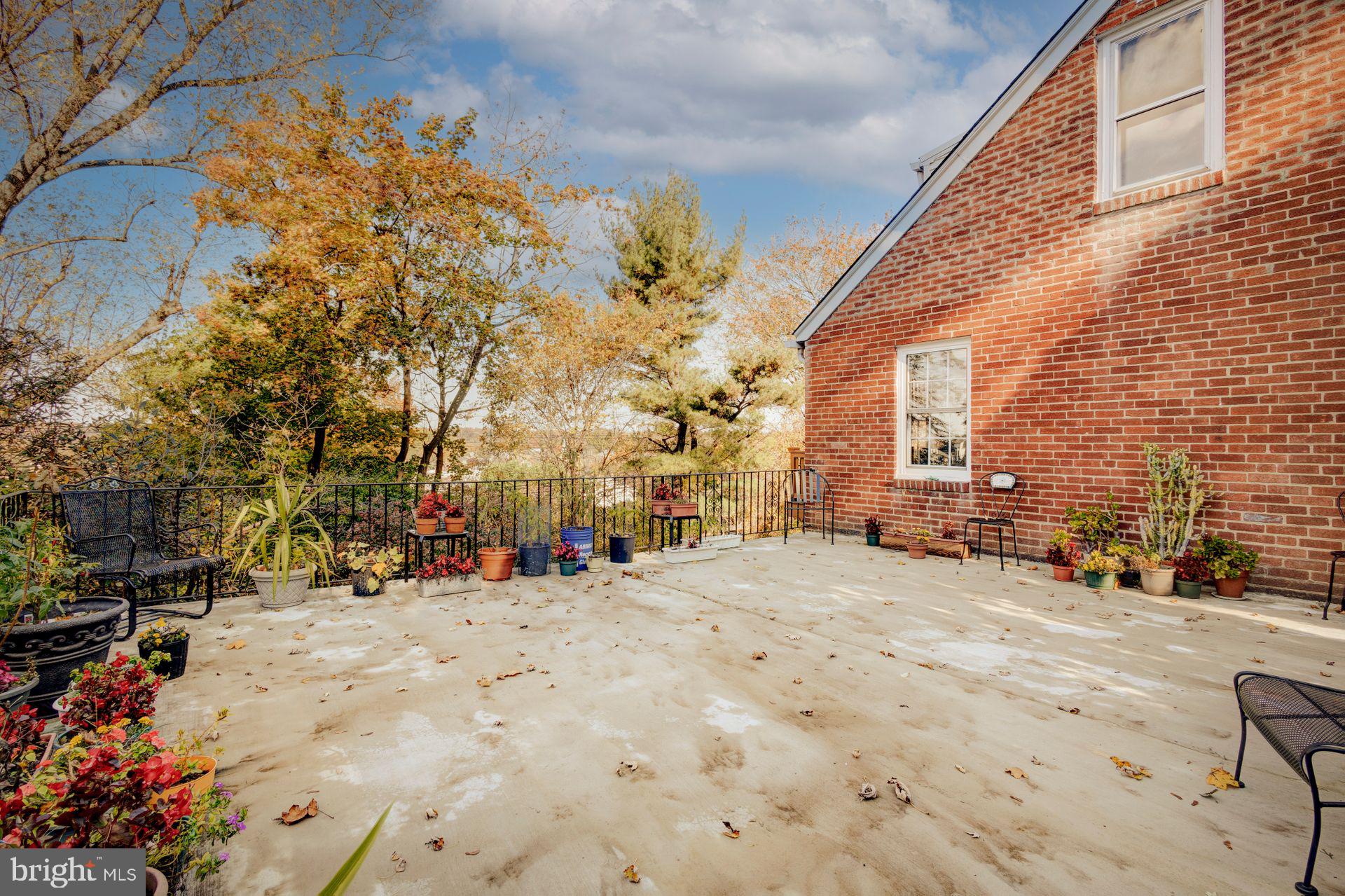 1140 Grovania Ave