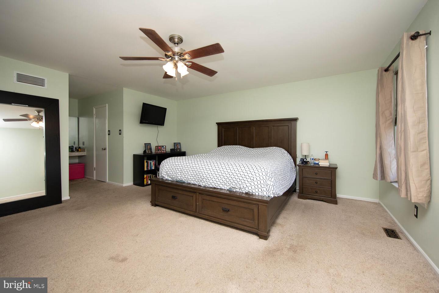 106 Glasgow Cir