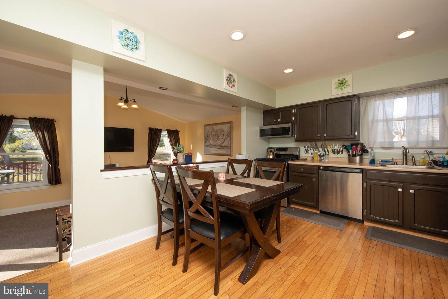 106 Glasgow Cir
