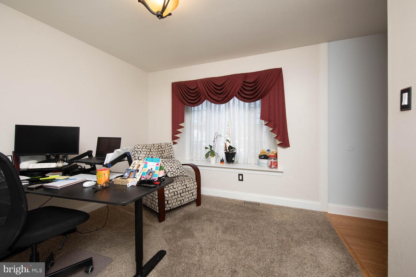 106 Glasgow Cir
