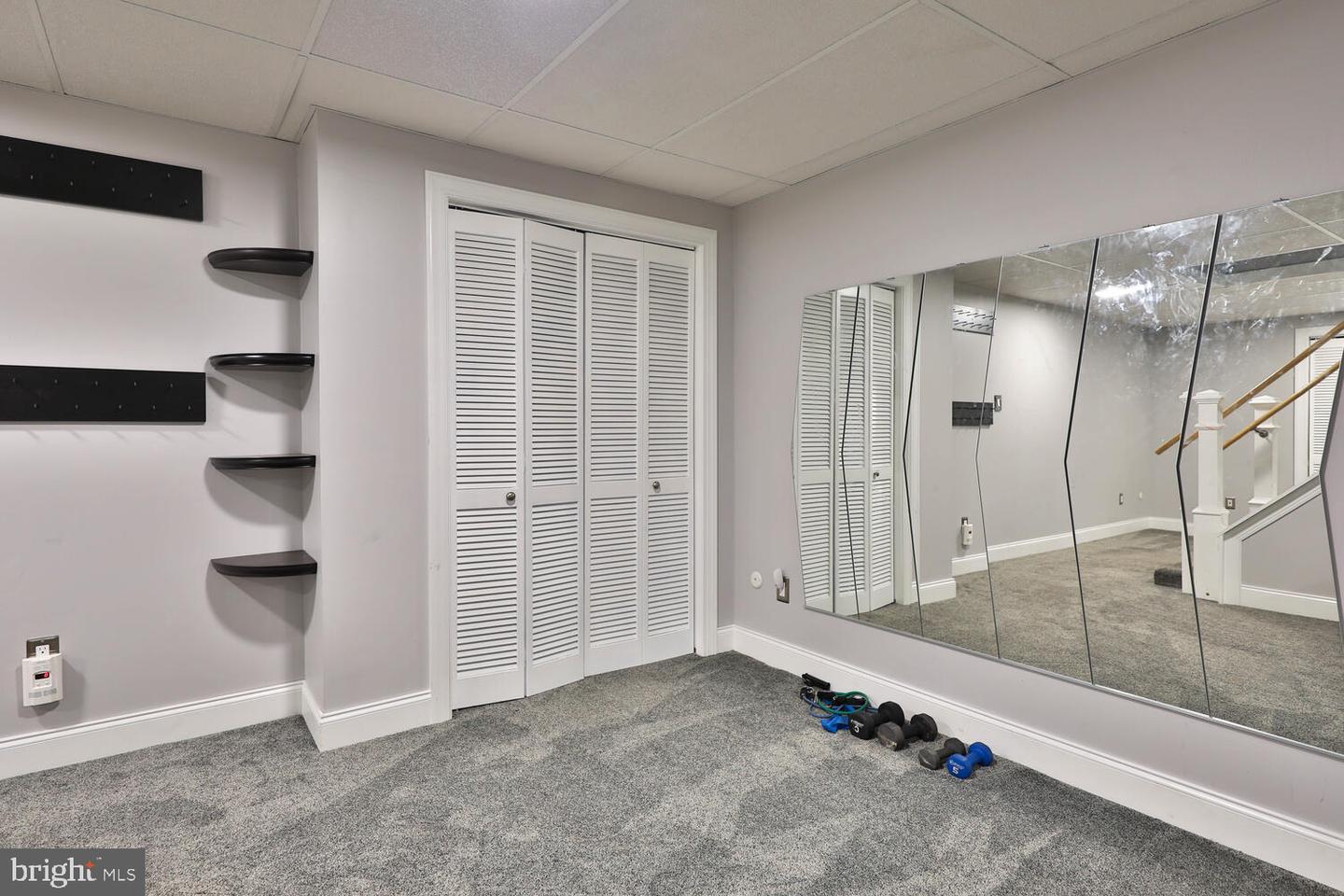 106 Glasgow Cir