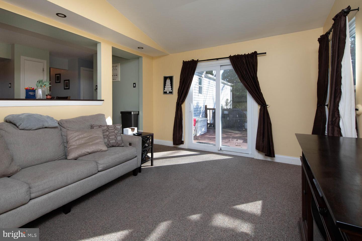 106 Glasgow Cir