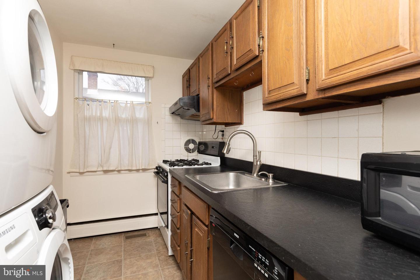 205 Plymouth Ave