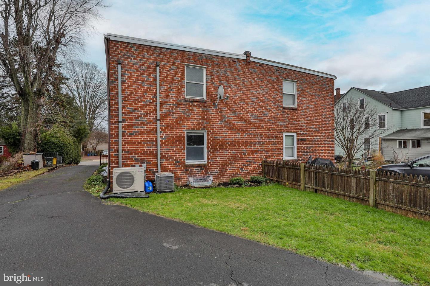 205 Plymouth Ave