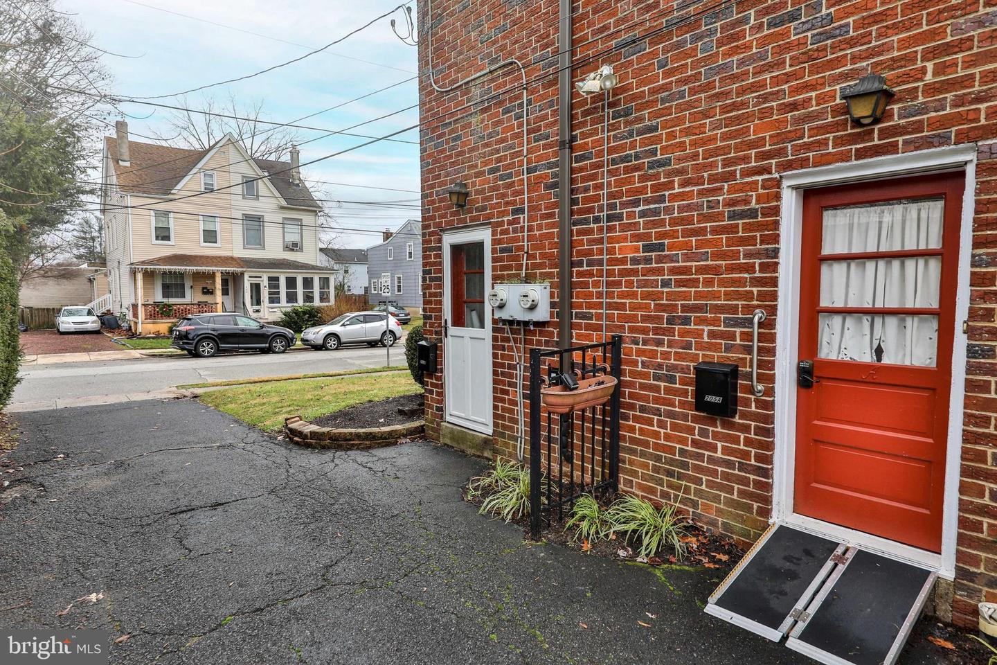 205 Plymouth Ave