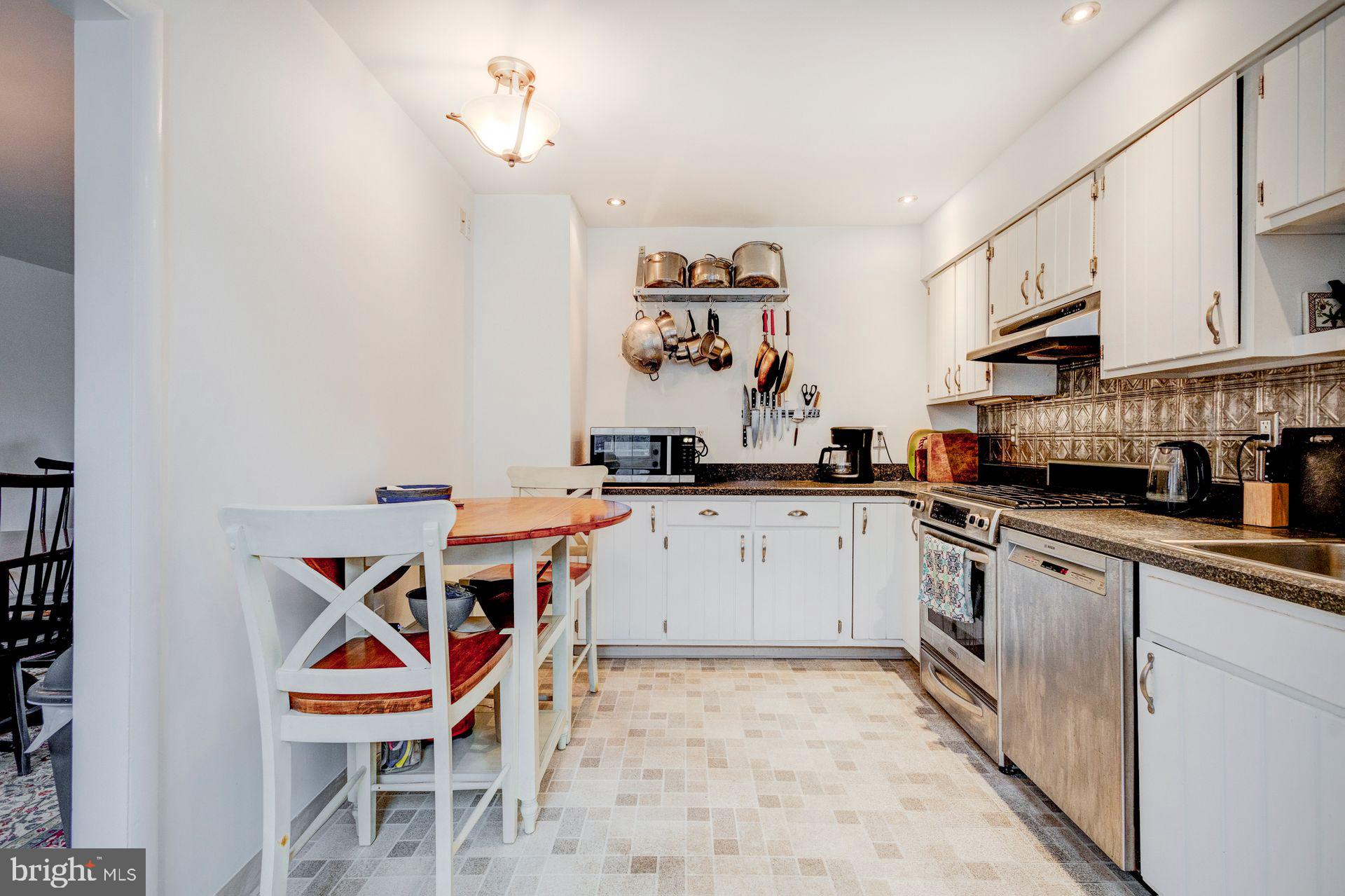 2 Northview Dr