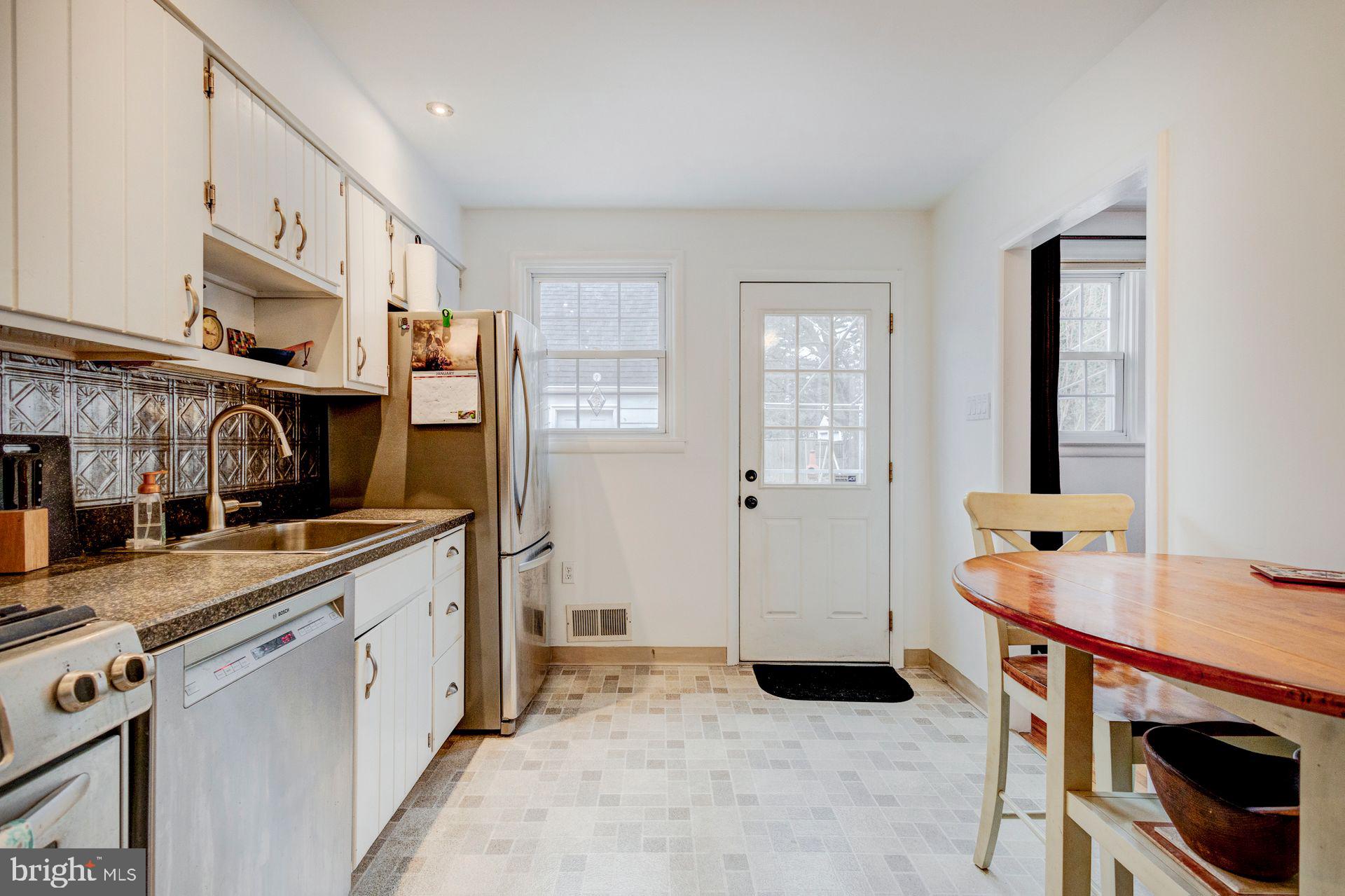 2 Northview Dr