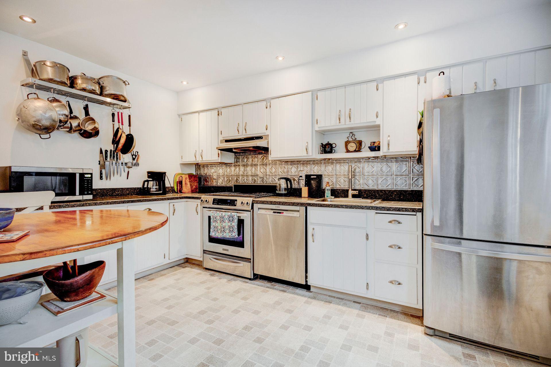 2 Northview Dr