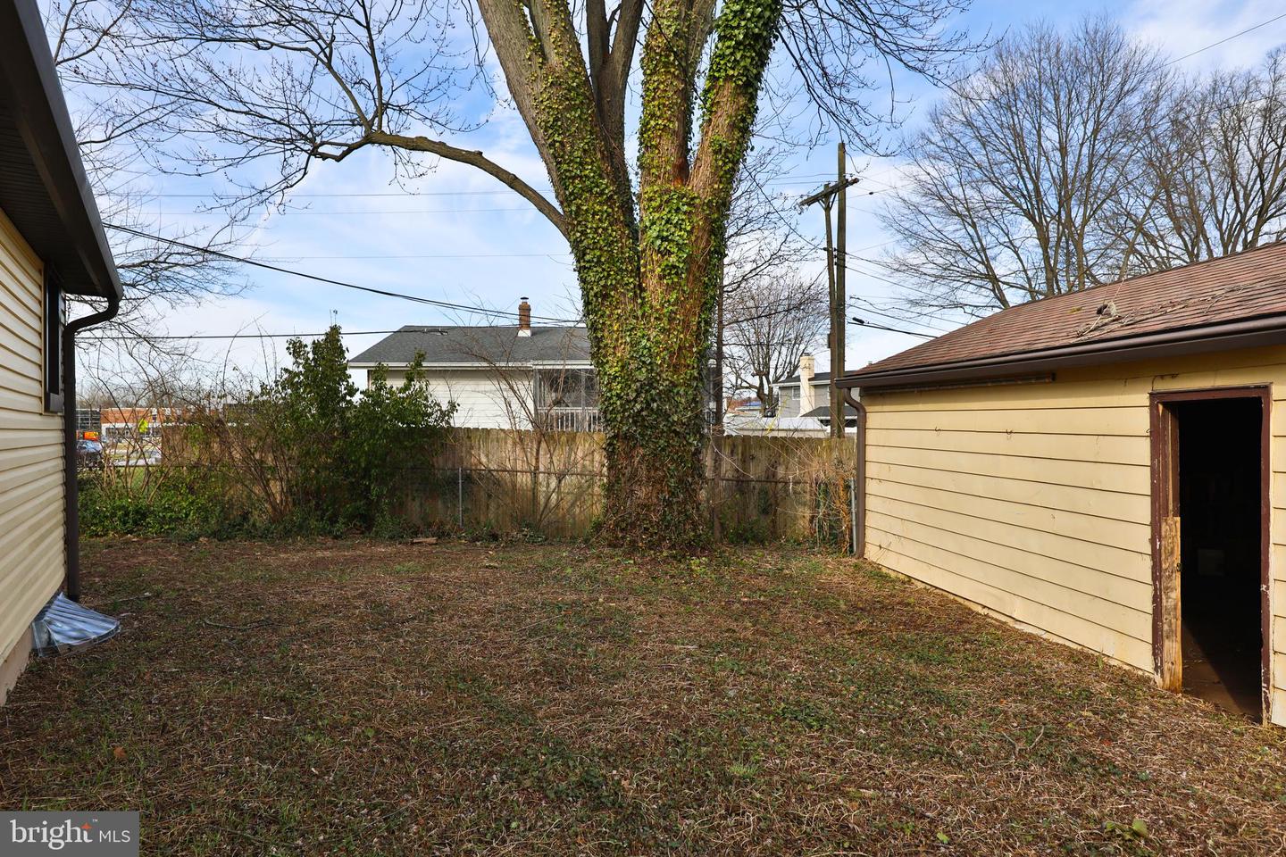 360 Crossfield Rd