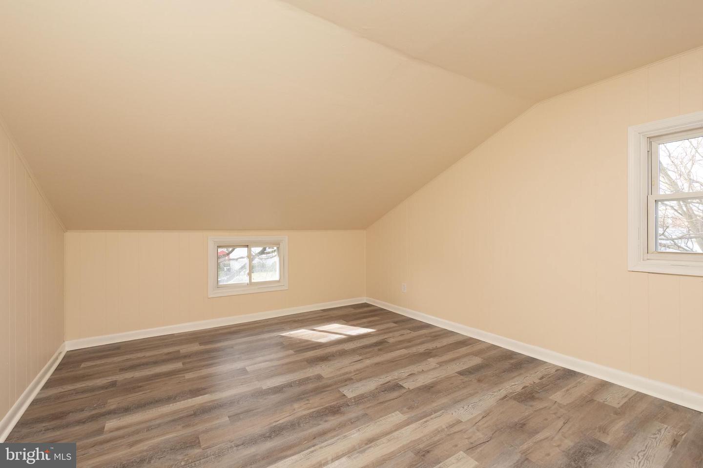 360 Crossfield Rd