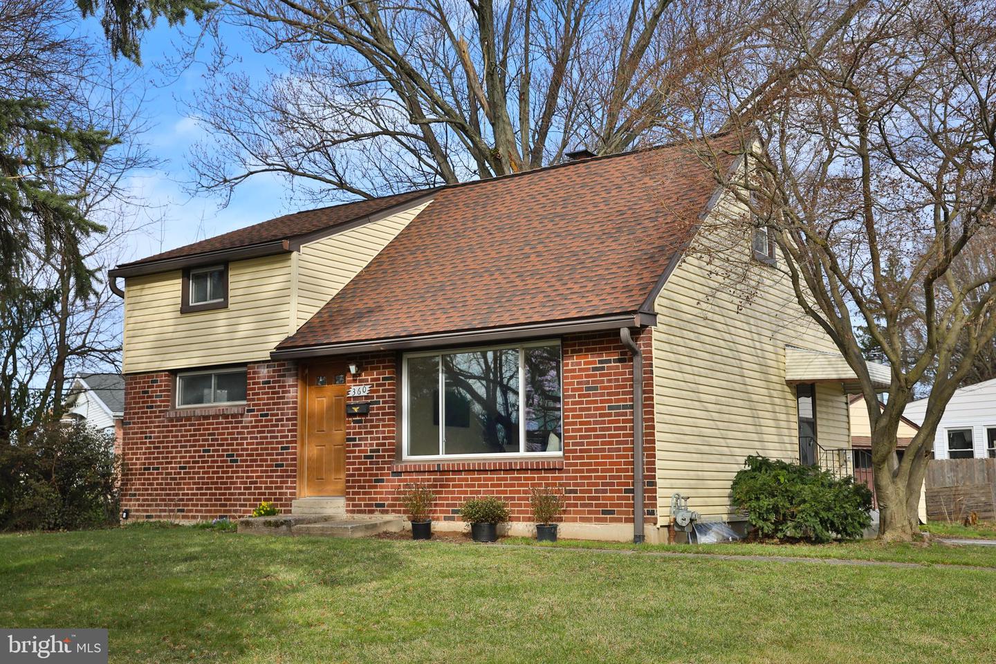 360 Crossfield Rd