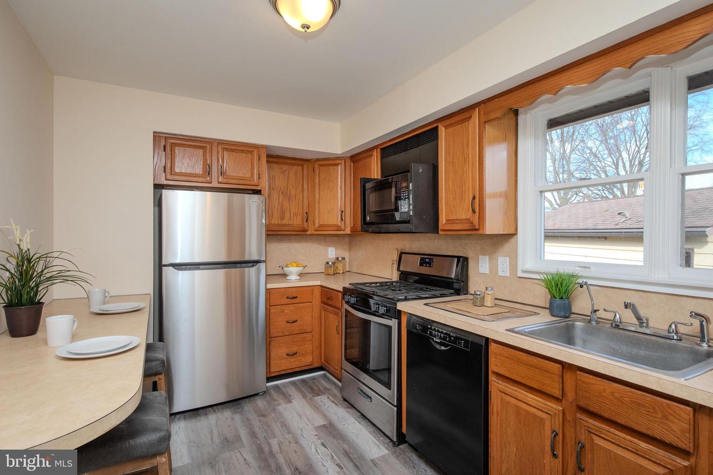 360 Crossfield Rd