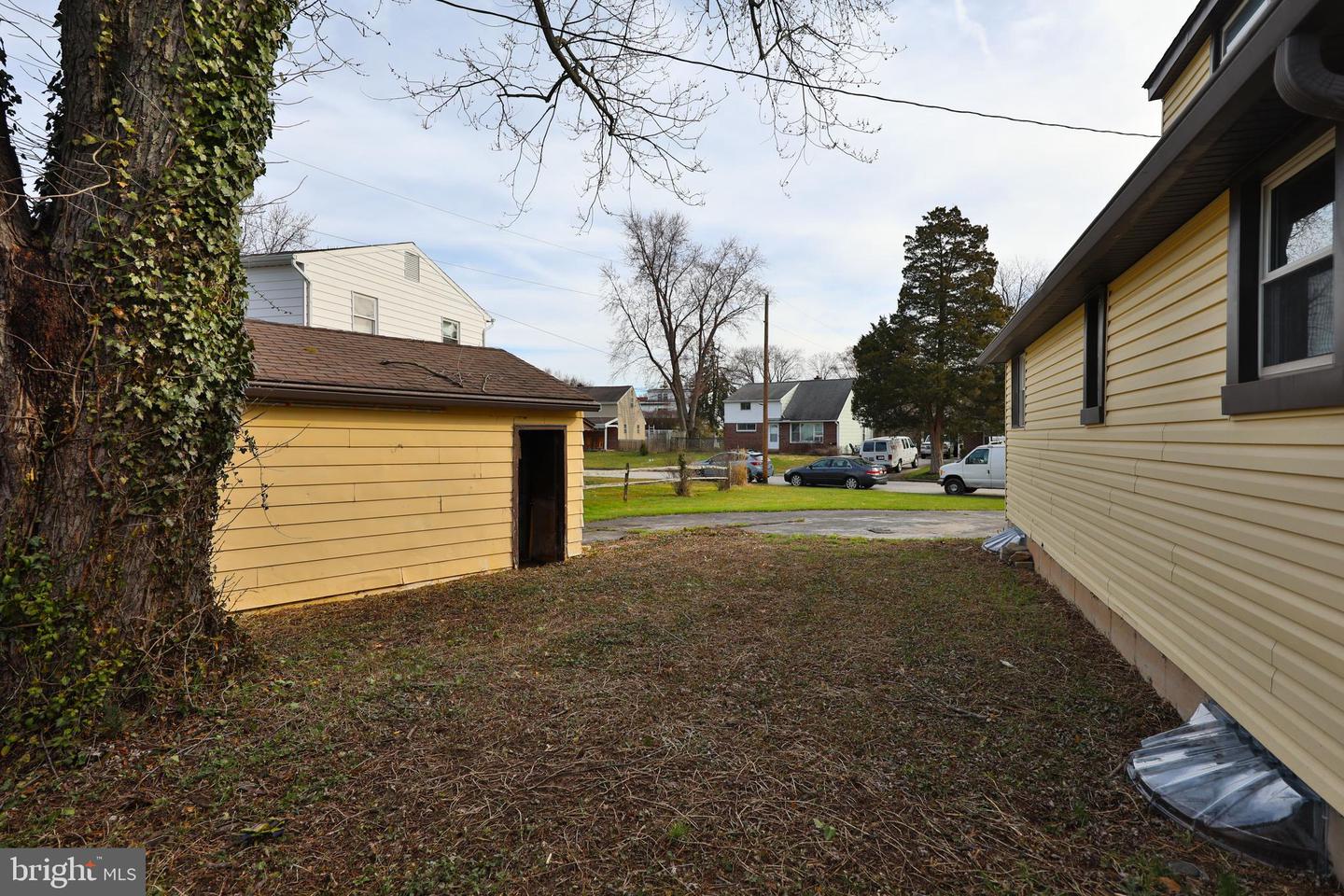 360 Crossfield Rd