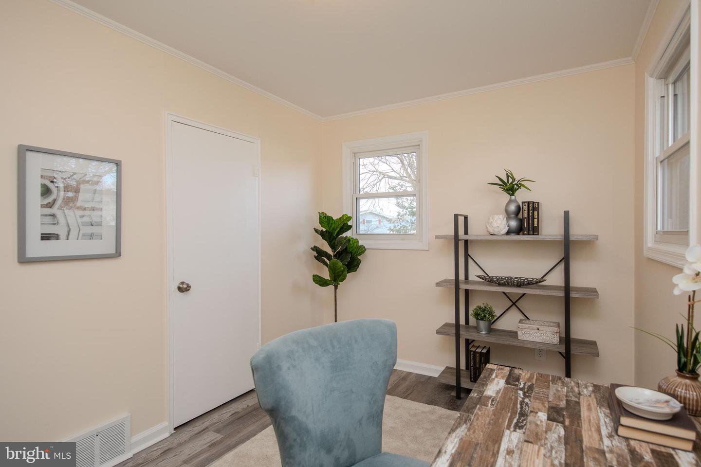 360 Crossfield Rd