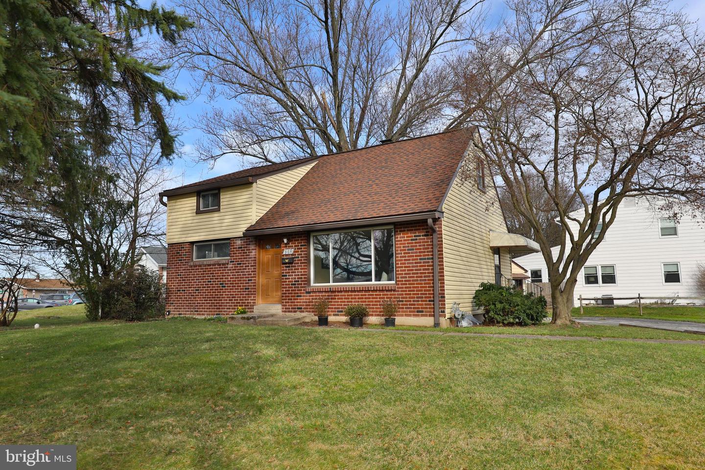 360 Crossfield Rd