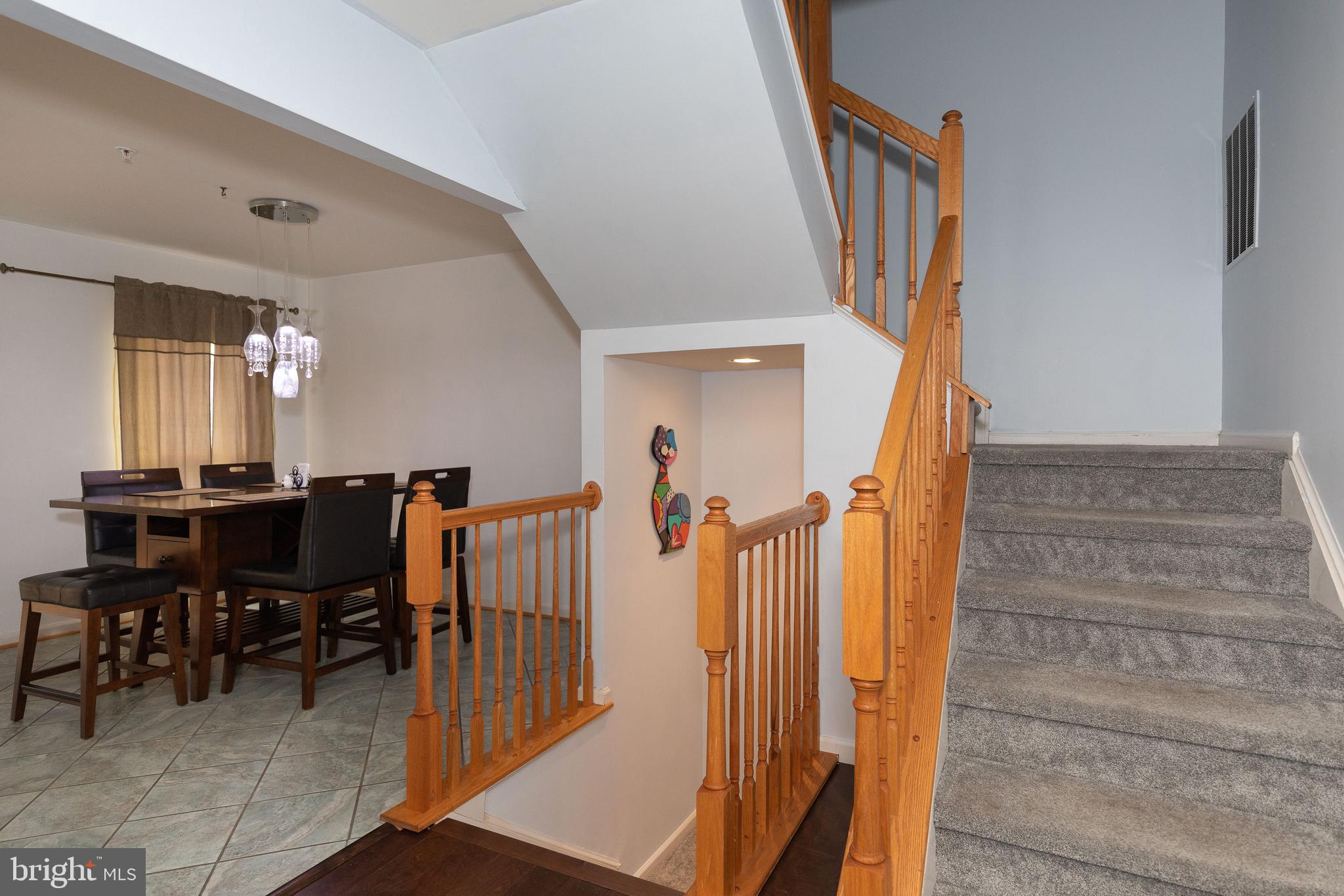 216 Creekside Dr