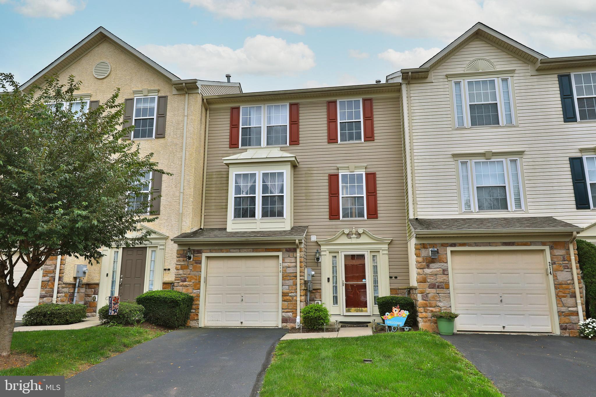 216 Creekside Dr