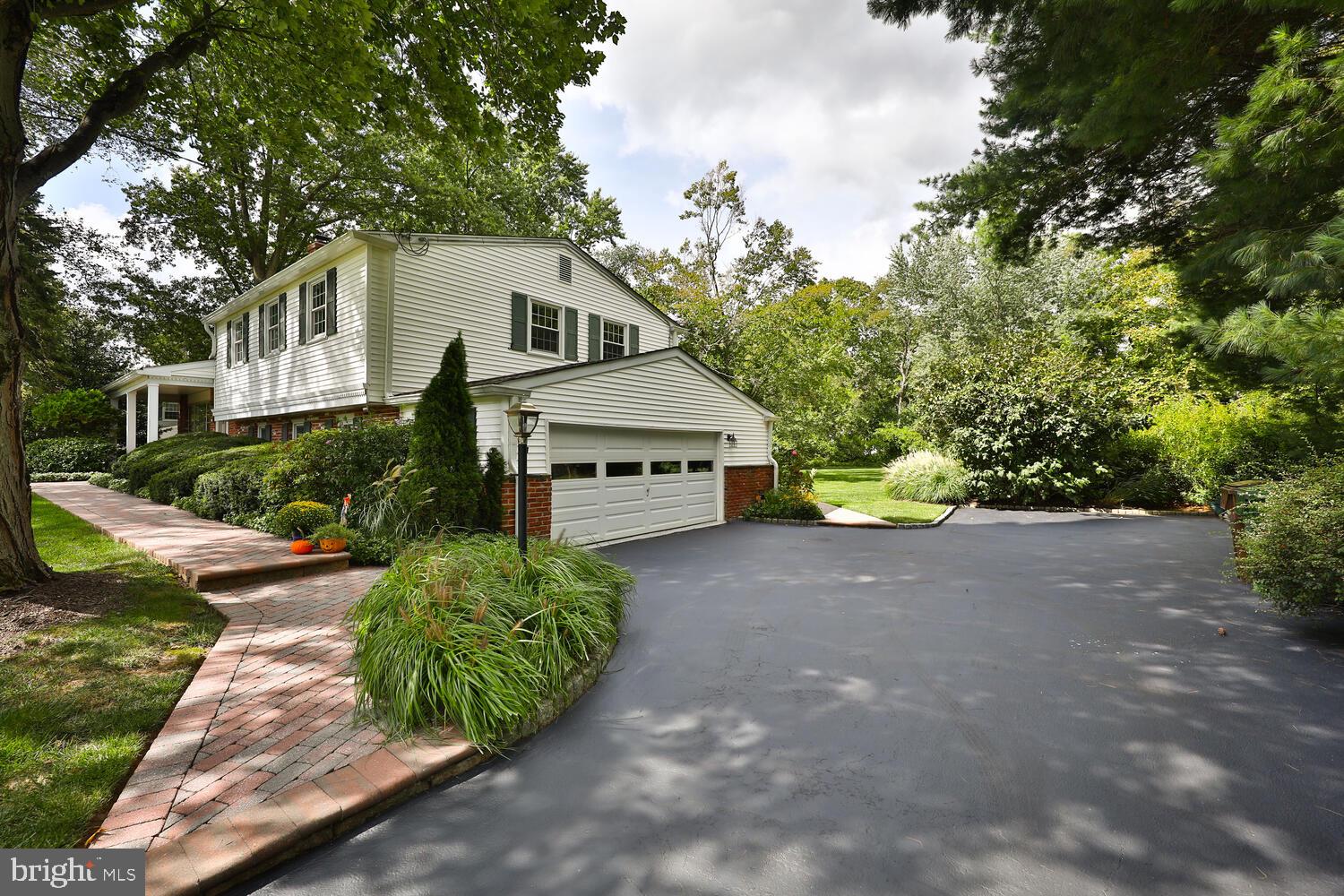 1568 Blair Ln
