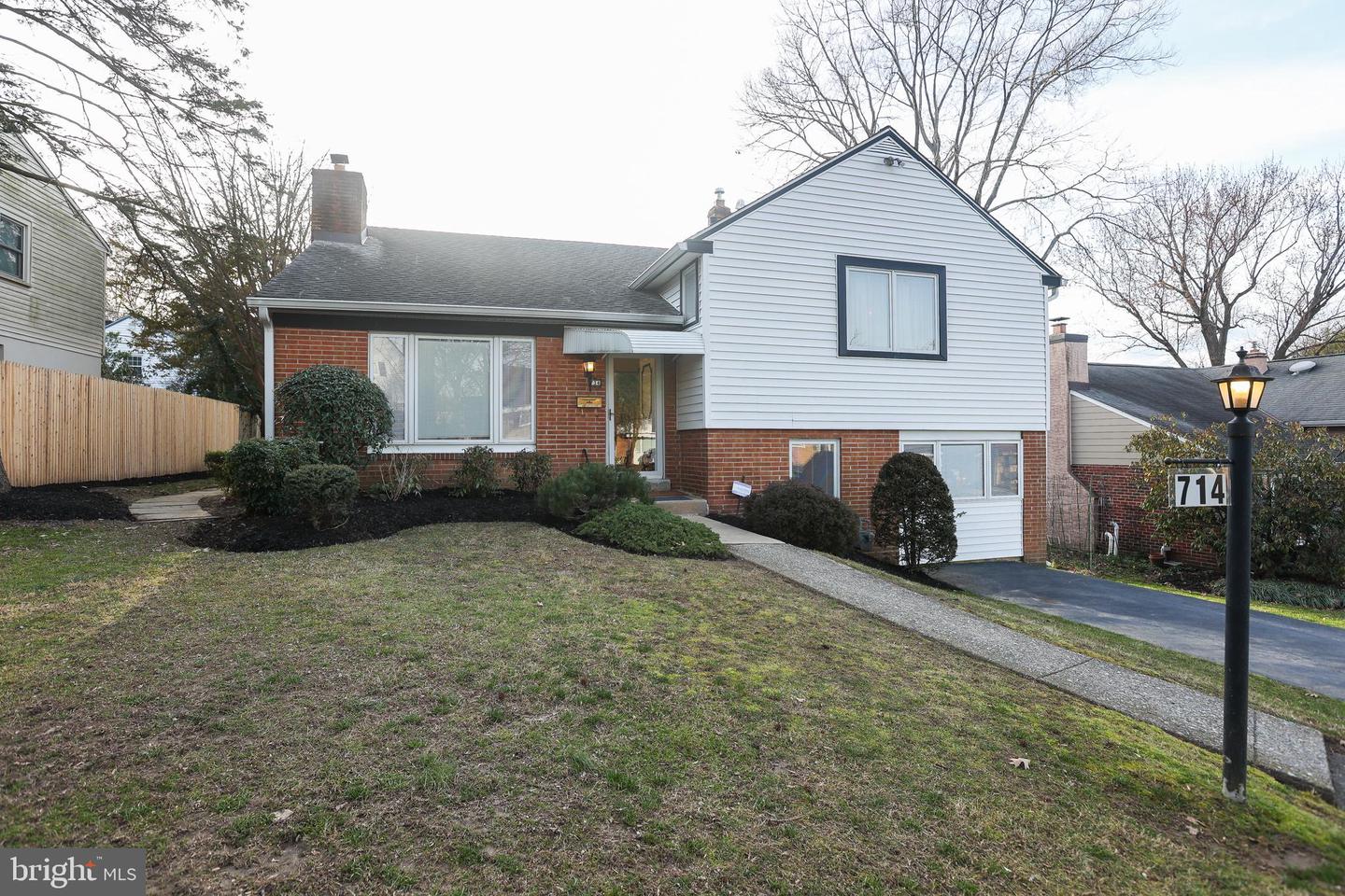 714 Oxford Rd
