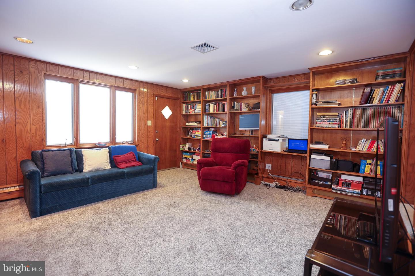 714 Oxford Rd