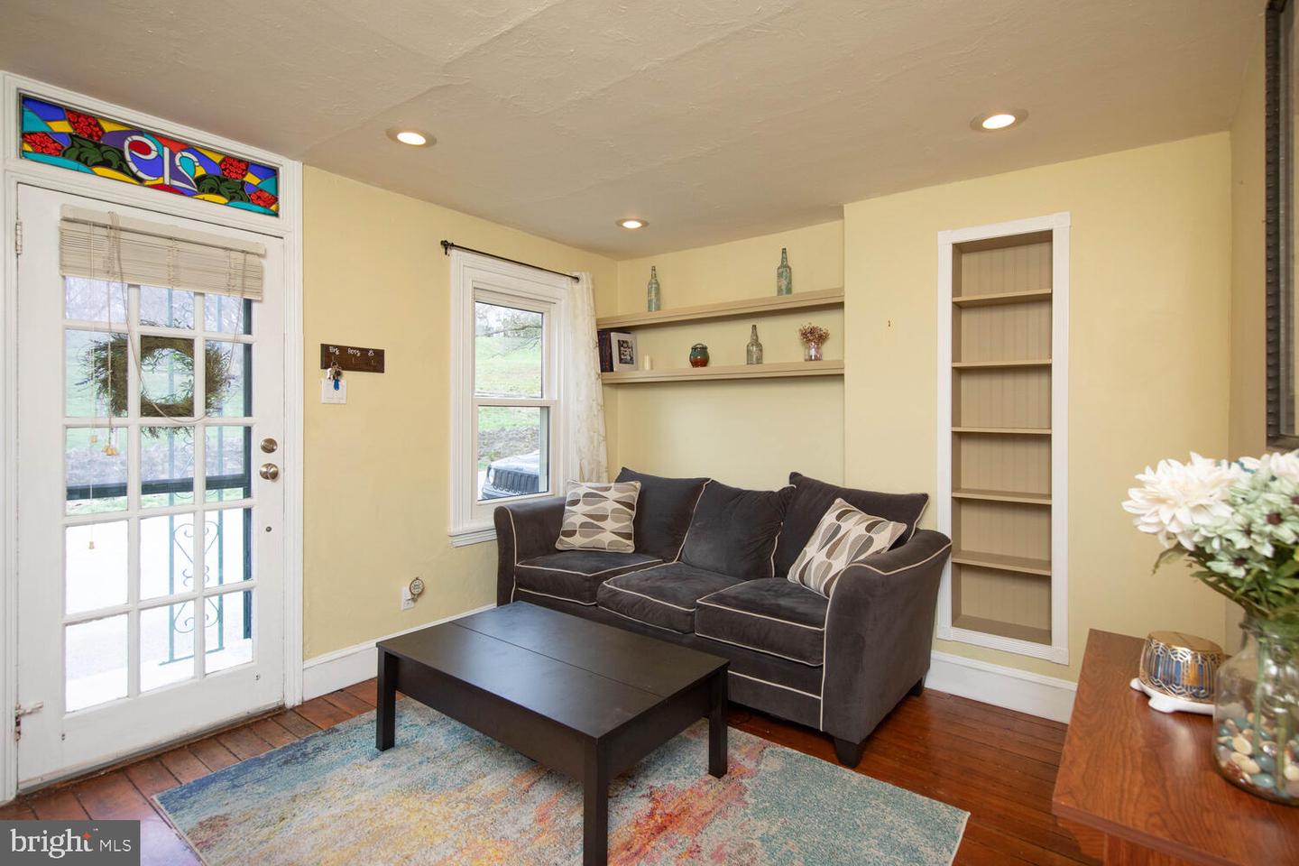 219 W Laurel Ave
