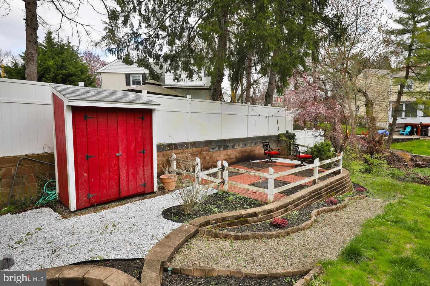 219 W Laurel Ave