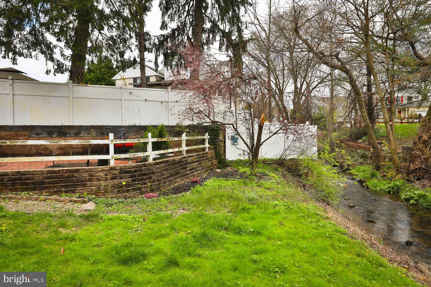 219 W Laurel Ave