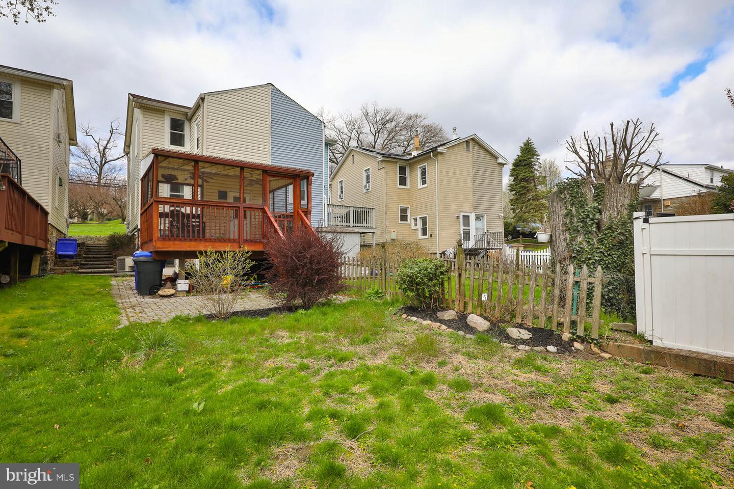 219 W Laurel Ave